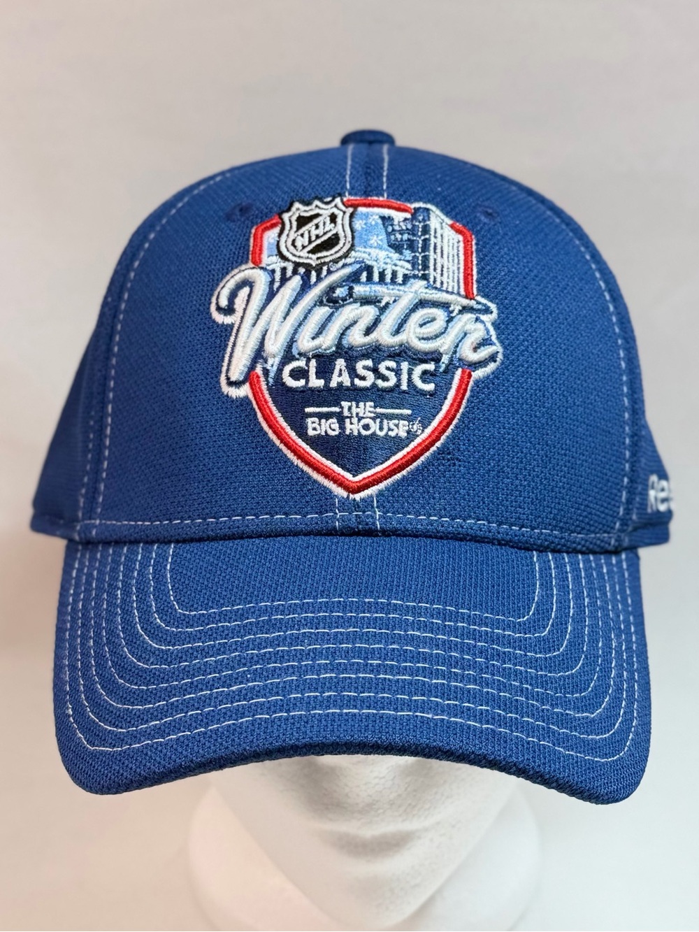 Vintage NHL Winter Classic Embroidered hat Reebok fitted size S/M